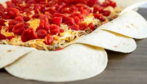 2023_SheetPan_Quesadilla_Chkn_OH_9426_1188x678px