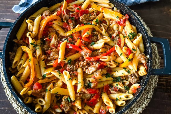 RG_SausagePeppersPasta_600x400
