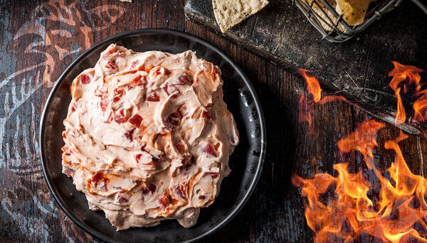 sriracha-cream-cheese-dip_600x342