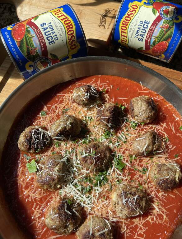 Cheesy Meatballs in Tomato Sauce