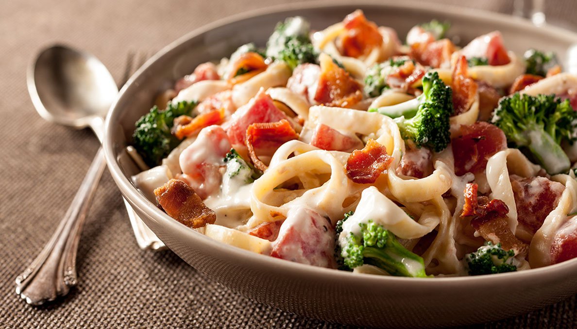 Bacon Tomato Fettuccine Alfredo