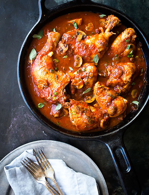 Braised Chicken Thighs with Tomatoes and Garlic