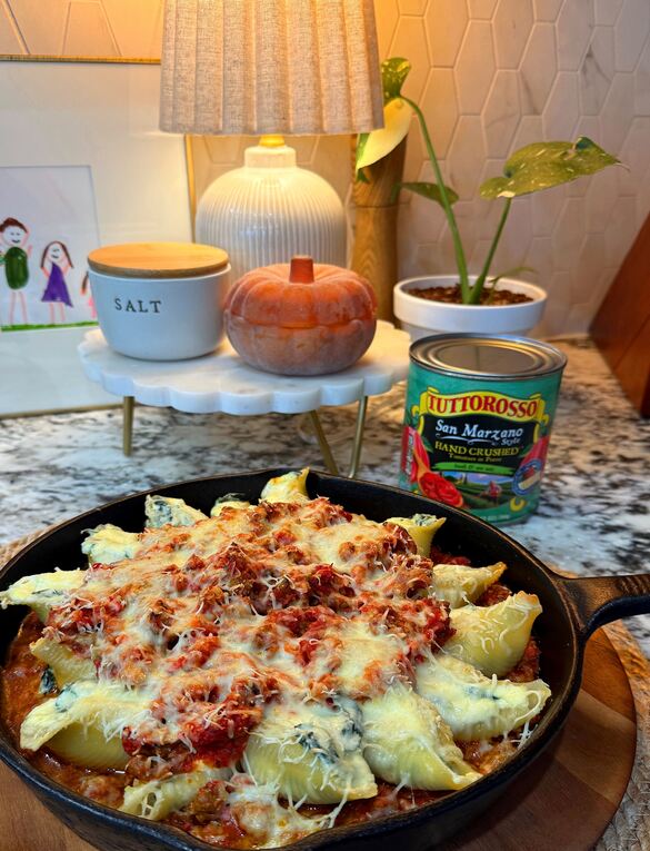 Spinach Ricotta Stuffed Shells with Tomato Sauce