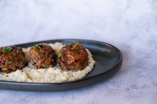 Mini Meatloaves and Creamed Spinach