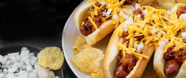 Easy Chili Dogs