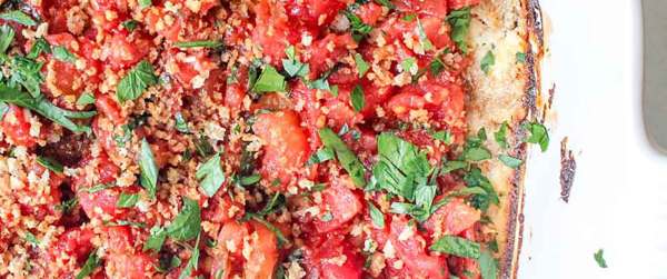 Baked Goat Cheese Bruschetta Dip with Garlic Toast