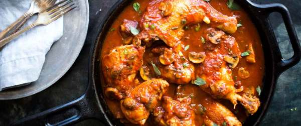 Braised Chicken Thighs with Tomatoes and Garlic